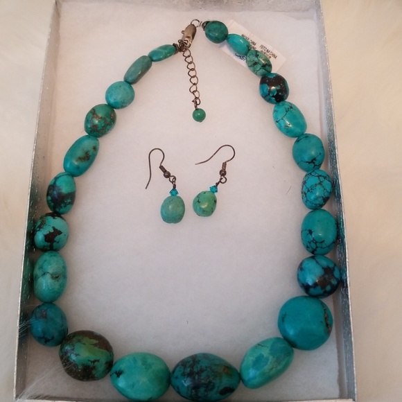 Turquoise Necklace & Earrings - Picture 2 of 8